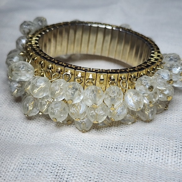 Vintage Cha Cha Beaded Bracelet Stretchy Gold Tone Crystal Charms - Picture 5 of 8